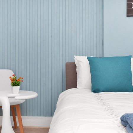 Waterside 4 Bed Apartment Londen Buitenkant foto