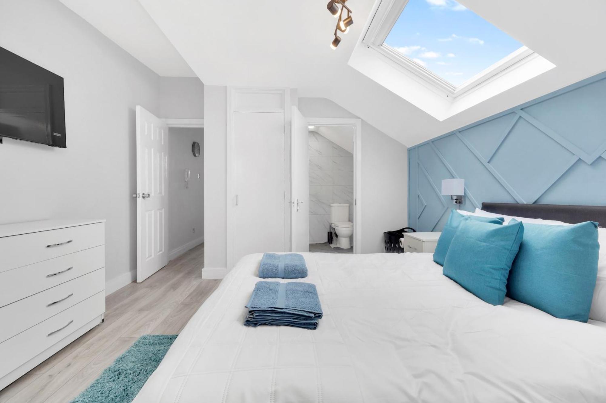 Waterside 4 Bed Apartment Londen Buitenkant foto