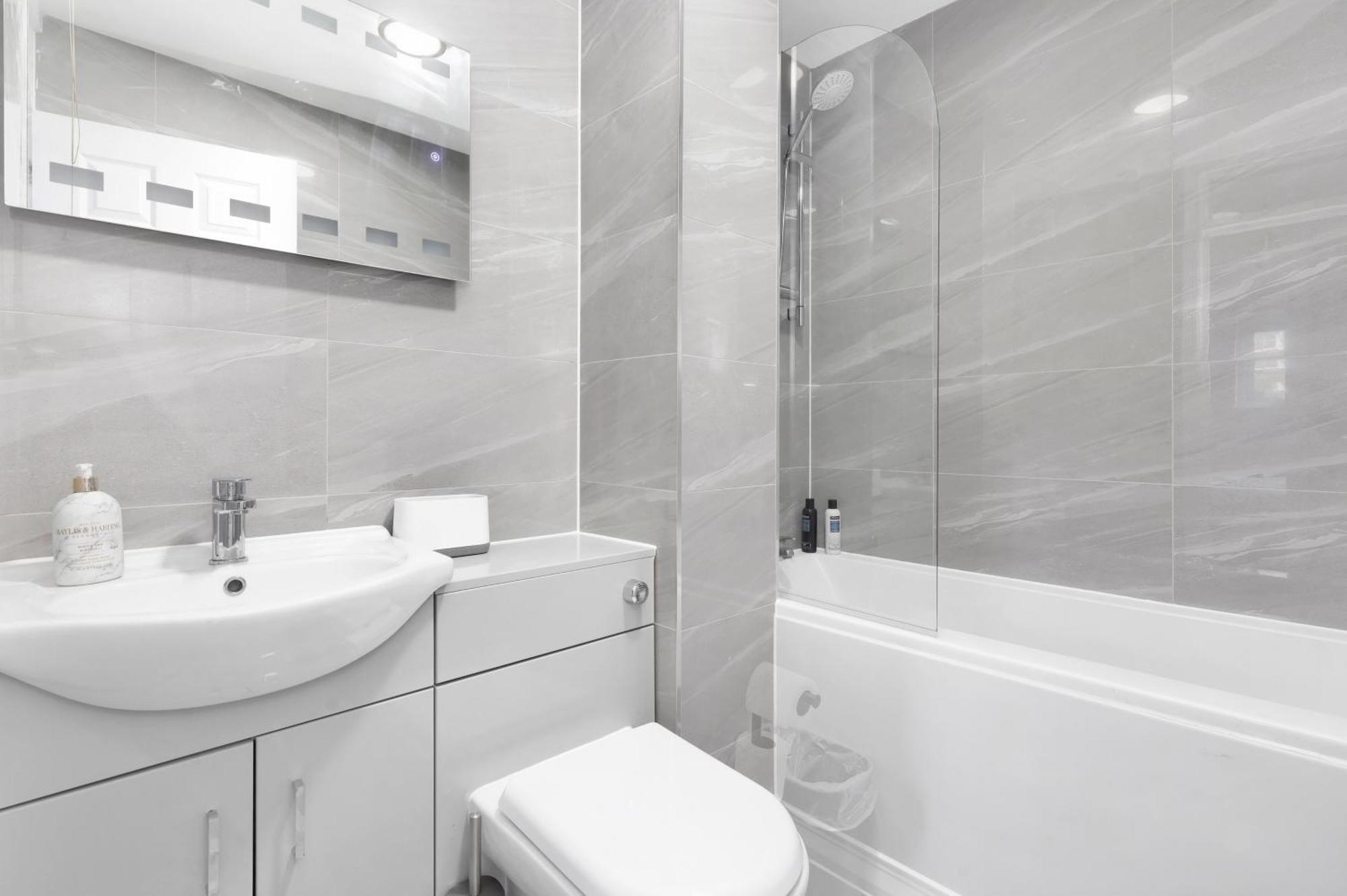 Waterside 4 Bed Apartment Londen Buitenkant foto