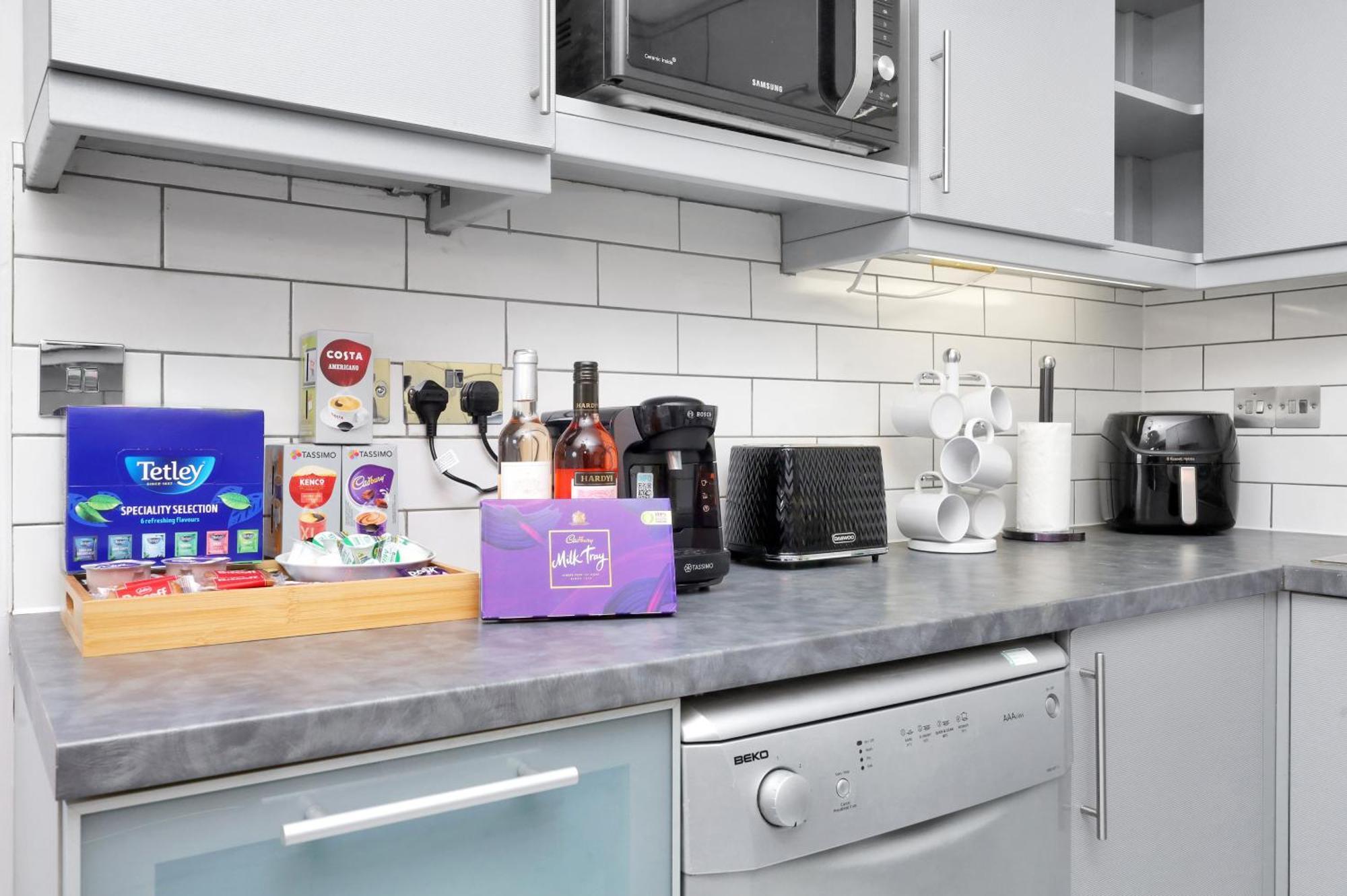 Waterside 4 Bed Apartment Londen Buitenkant foto